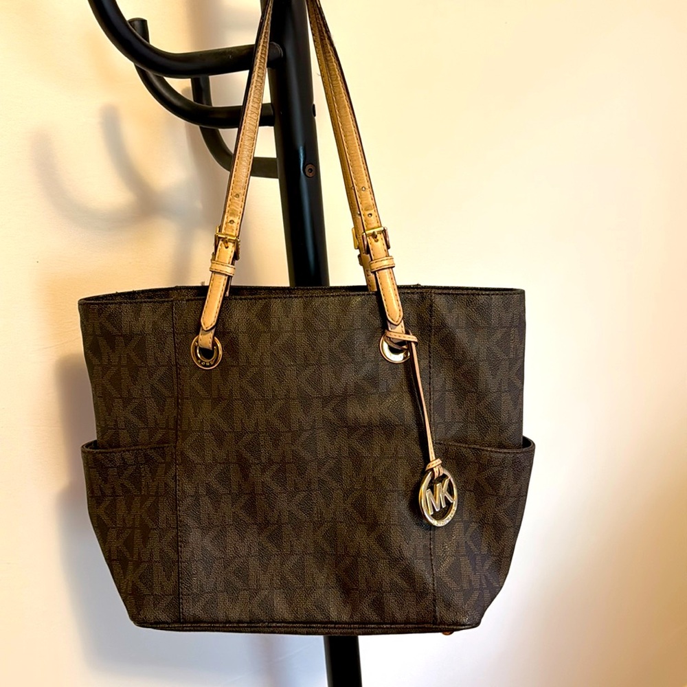 Michael kors signature tote